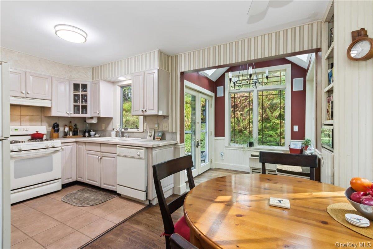 826 Buck Road, Stone Ridge, NY 12484