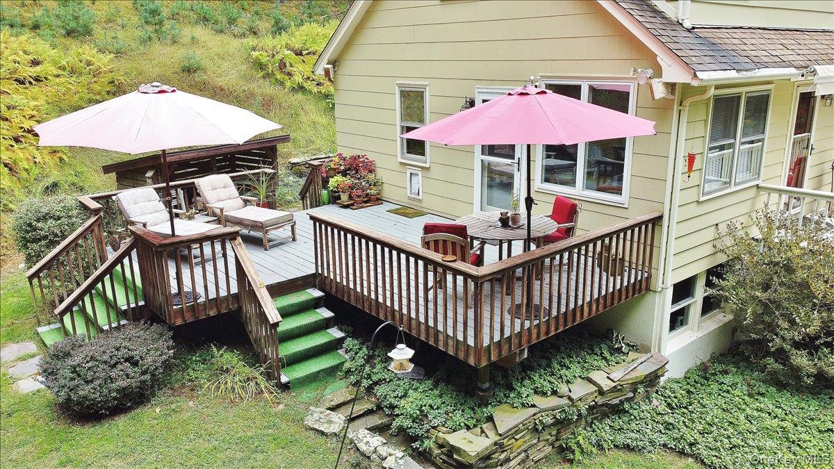 826 Buck Road, Stone Ridge, NY 12484