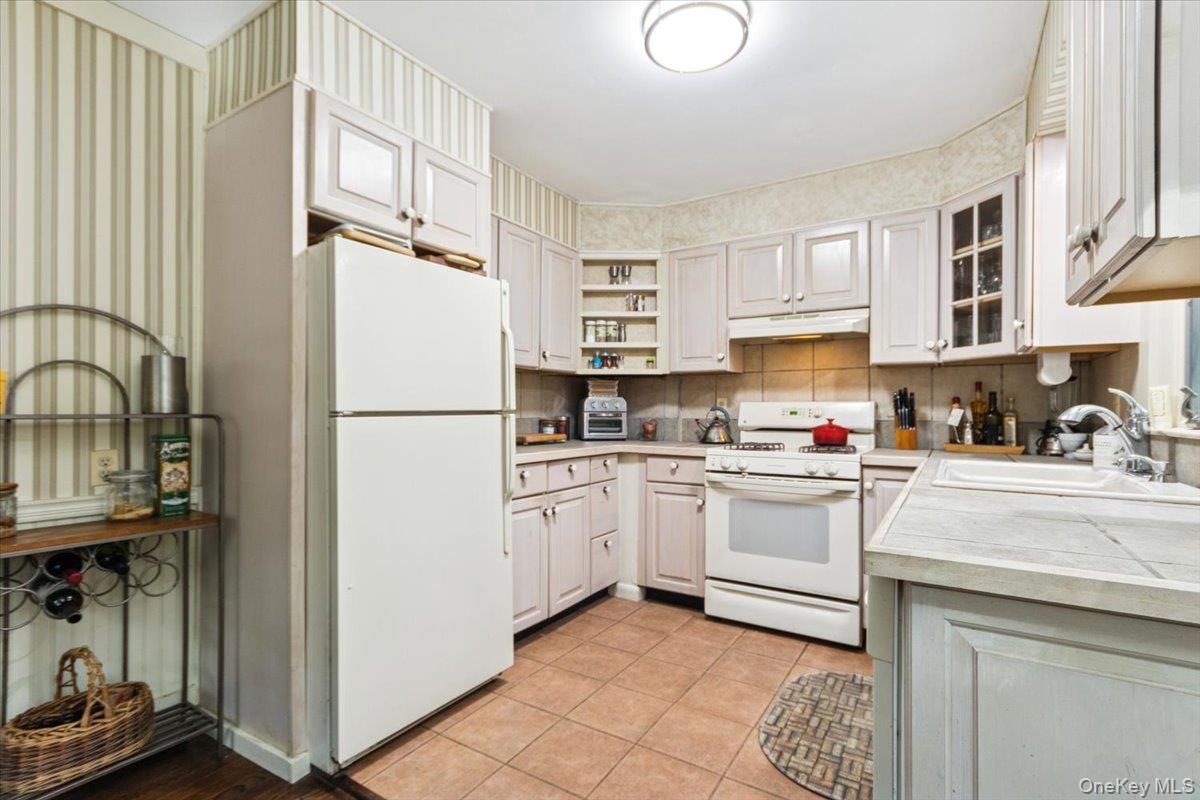 826 Buck Road, Stone Ridge, NY 12484