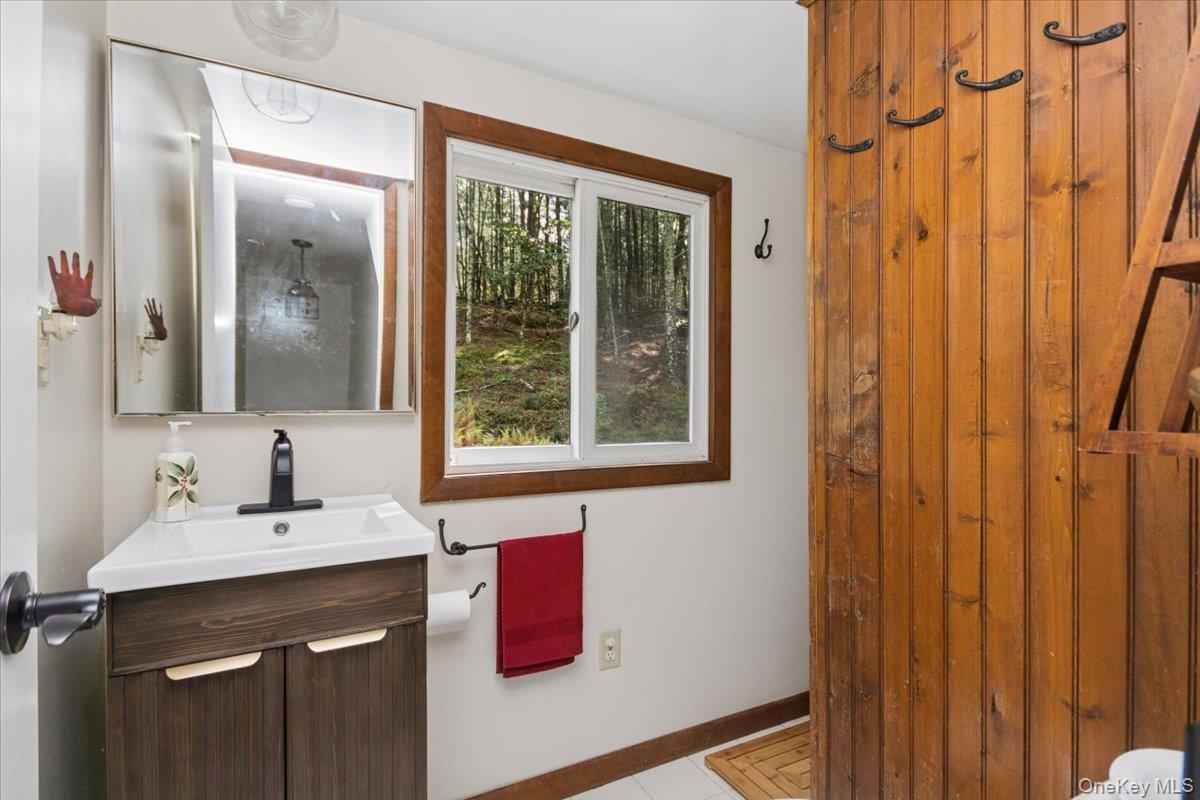 826 Buck Road, Stone Ridge, NY 12484