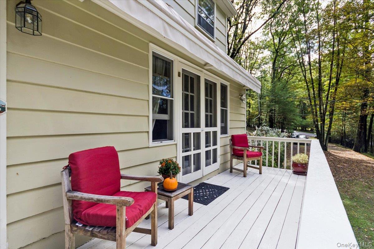 826 Buck Road, Stone Ridge, NY 12484