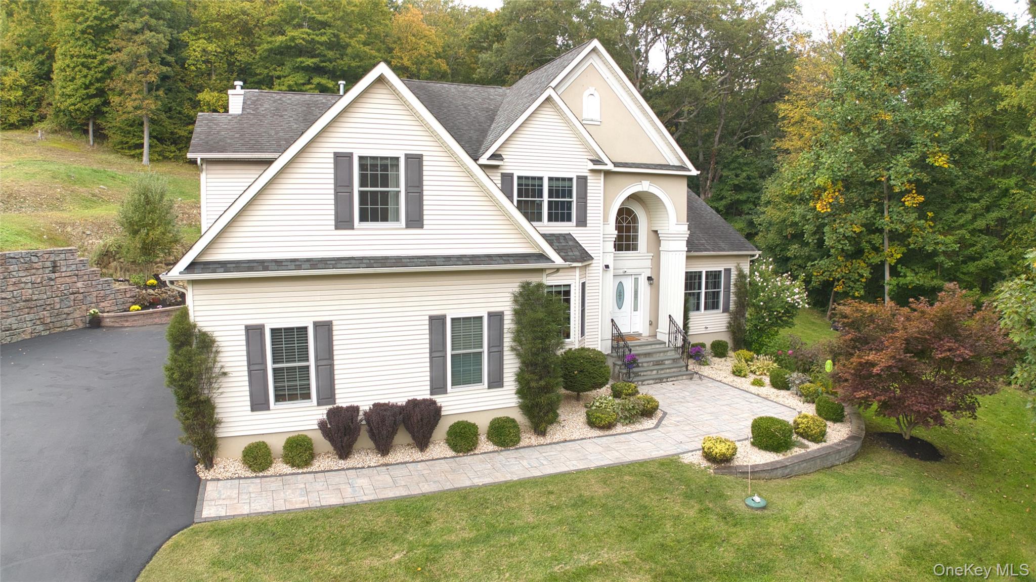 2 Pond Ridge Crossing, Newburgh, NY 12550