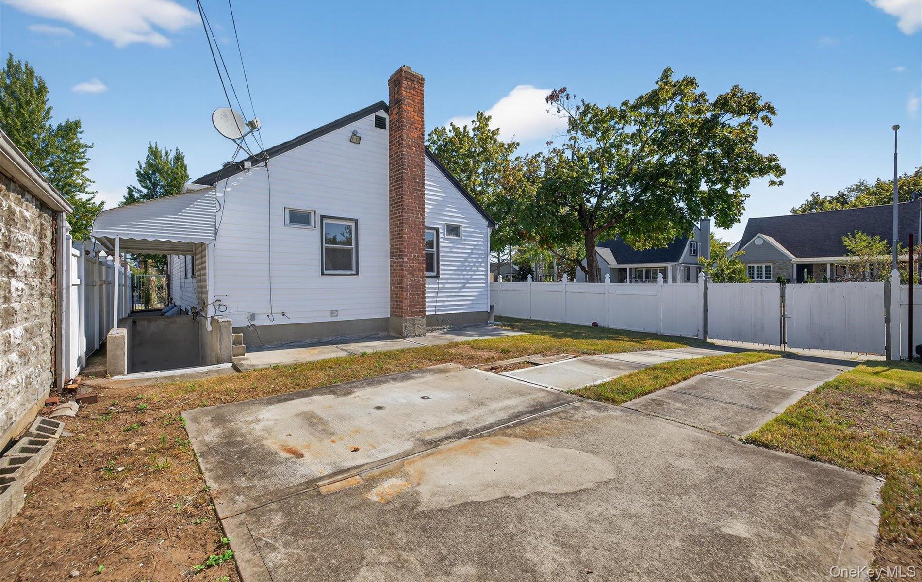 80-64 266th Street, Glen Oaks, NY 11004