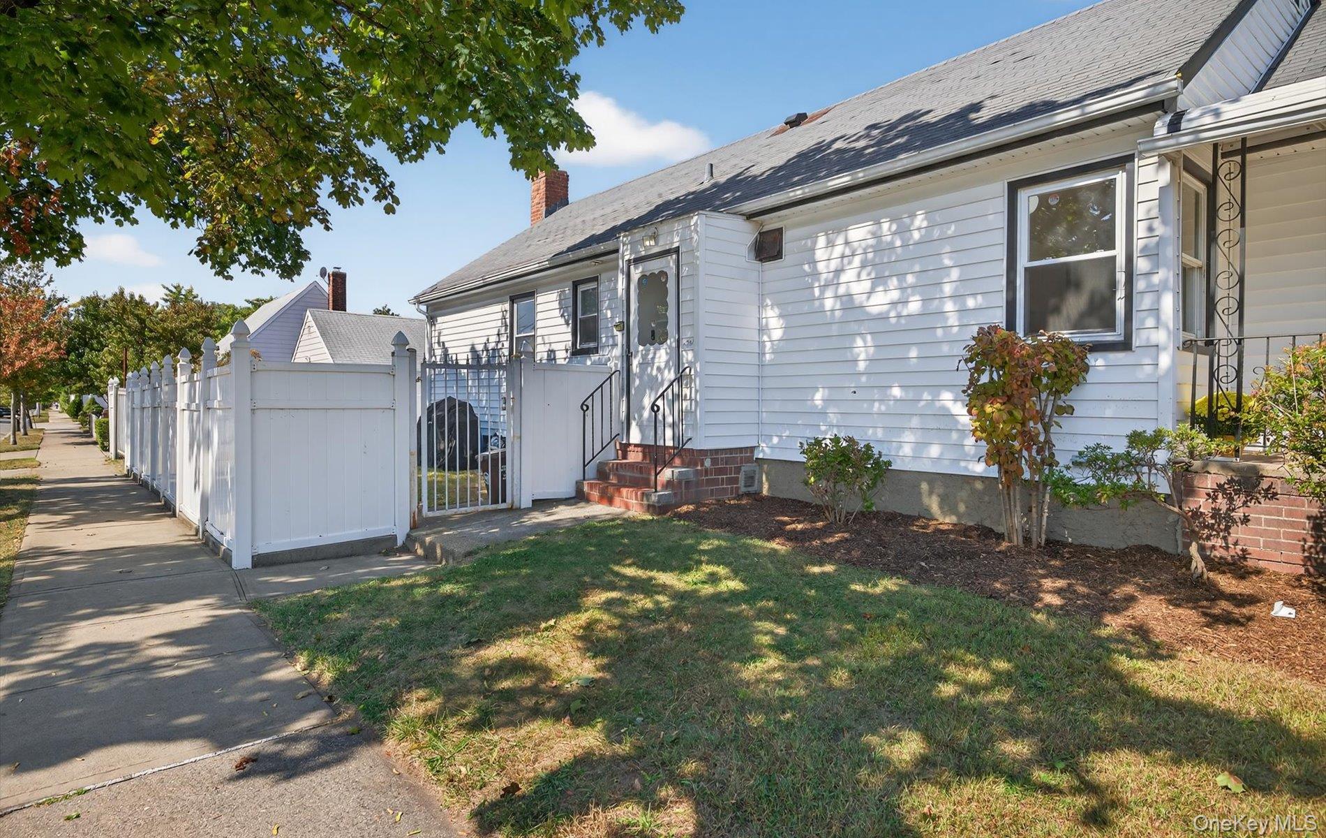 80-64 266th Street, Glen Oaks, NY 11004