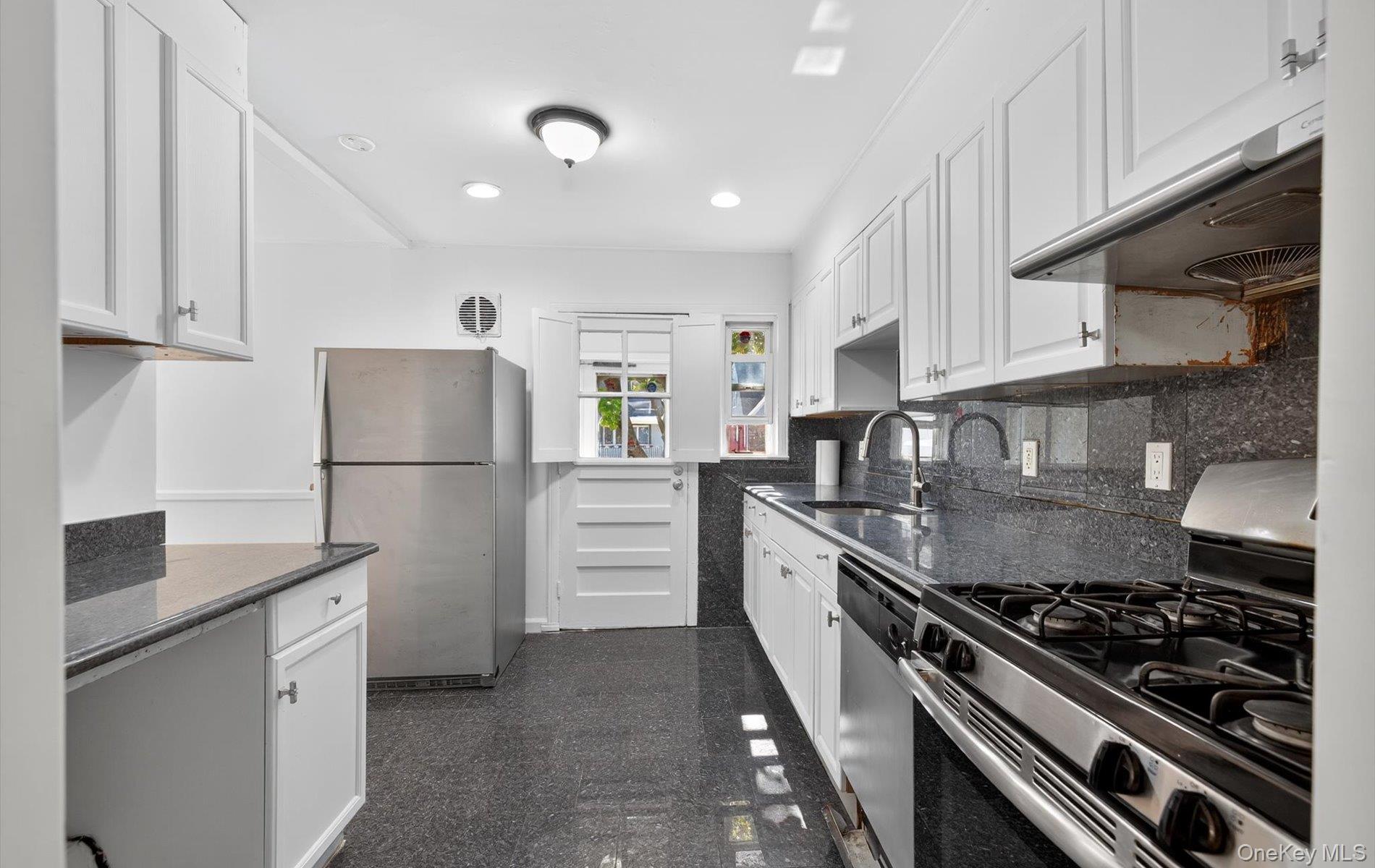 80-64 266th Street, Glen Oaks, NY 11004