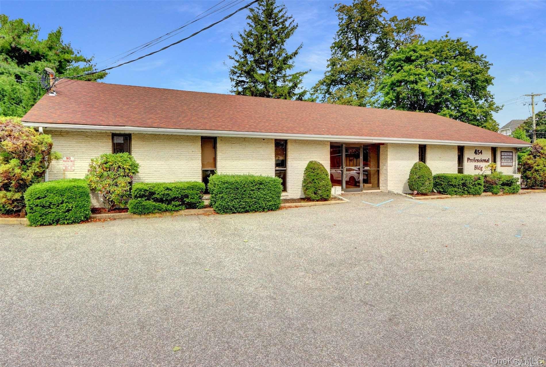 454 Deer Park Avenue, Babylon, NY 11702