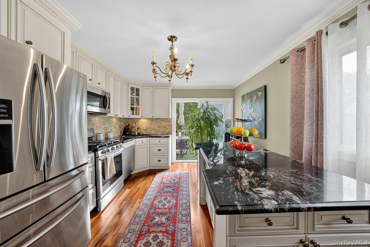 20 Ashford Place, Yonkers, NY 10701