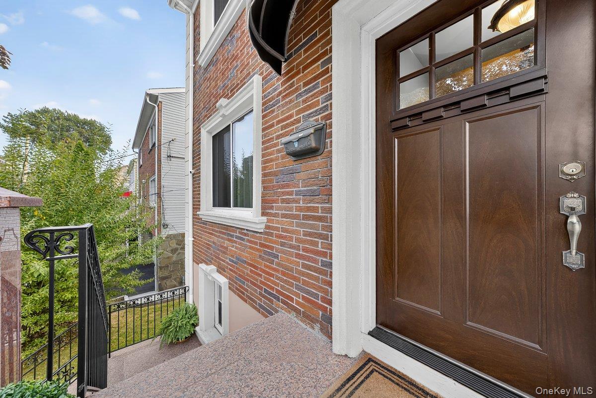 20 Ashford Place, Yonkers, NY 10701