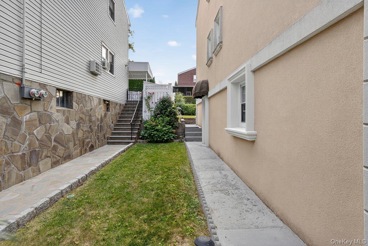 20 Ashford Place, Yonkers, NY 10701