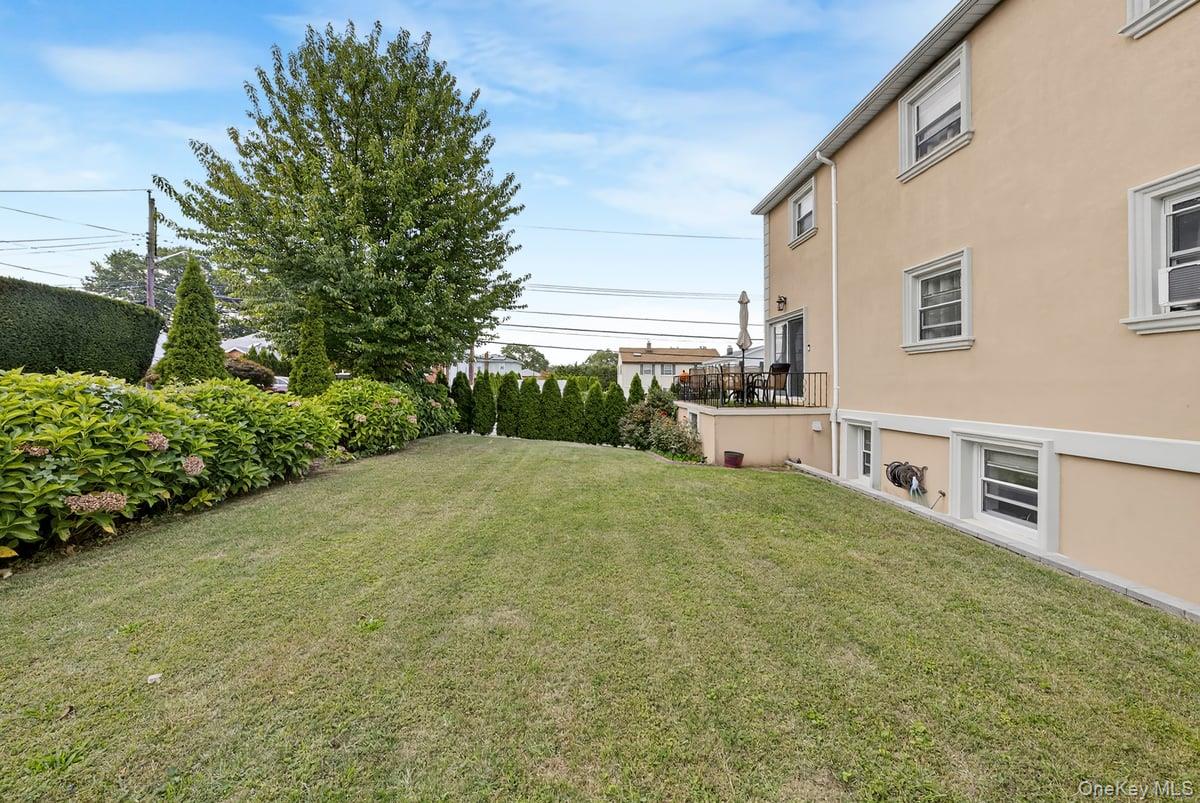 20 Ashford Place, Yonkers, NY 10701