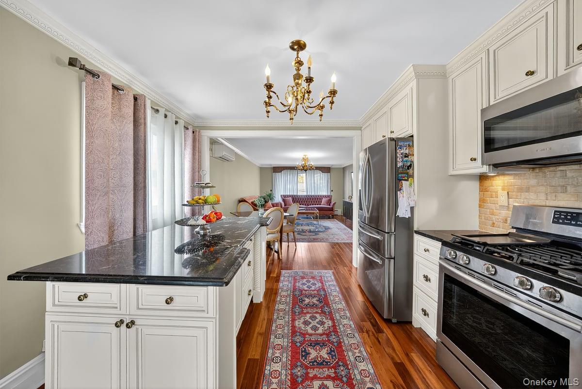 20 Ashford Place, Yonkers, NY 10701