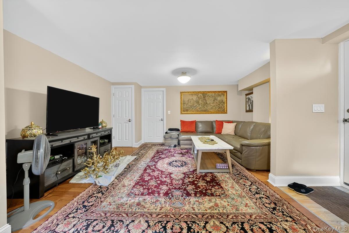 20 Ashford Place, Yonkers, NY 10701