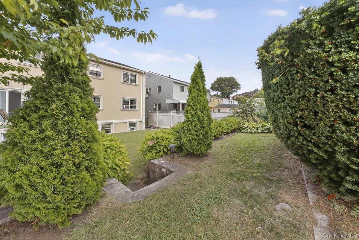 20 Ashford Place, Yonkers, NY 10701