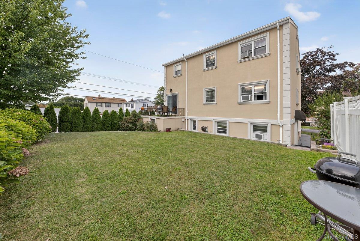 20 Ashford Place, Yonkers, NY 10701