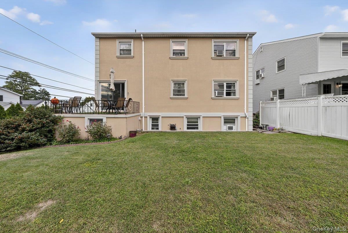 20 Ashford Place, Yonkers, NY 10701