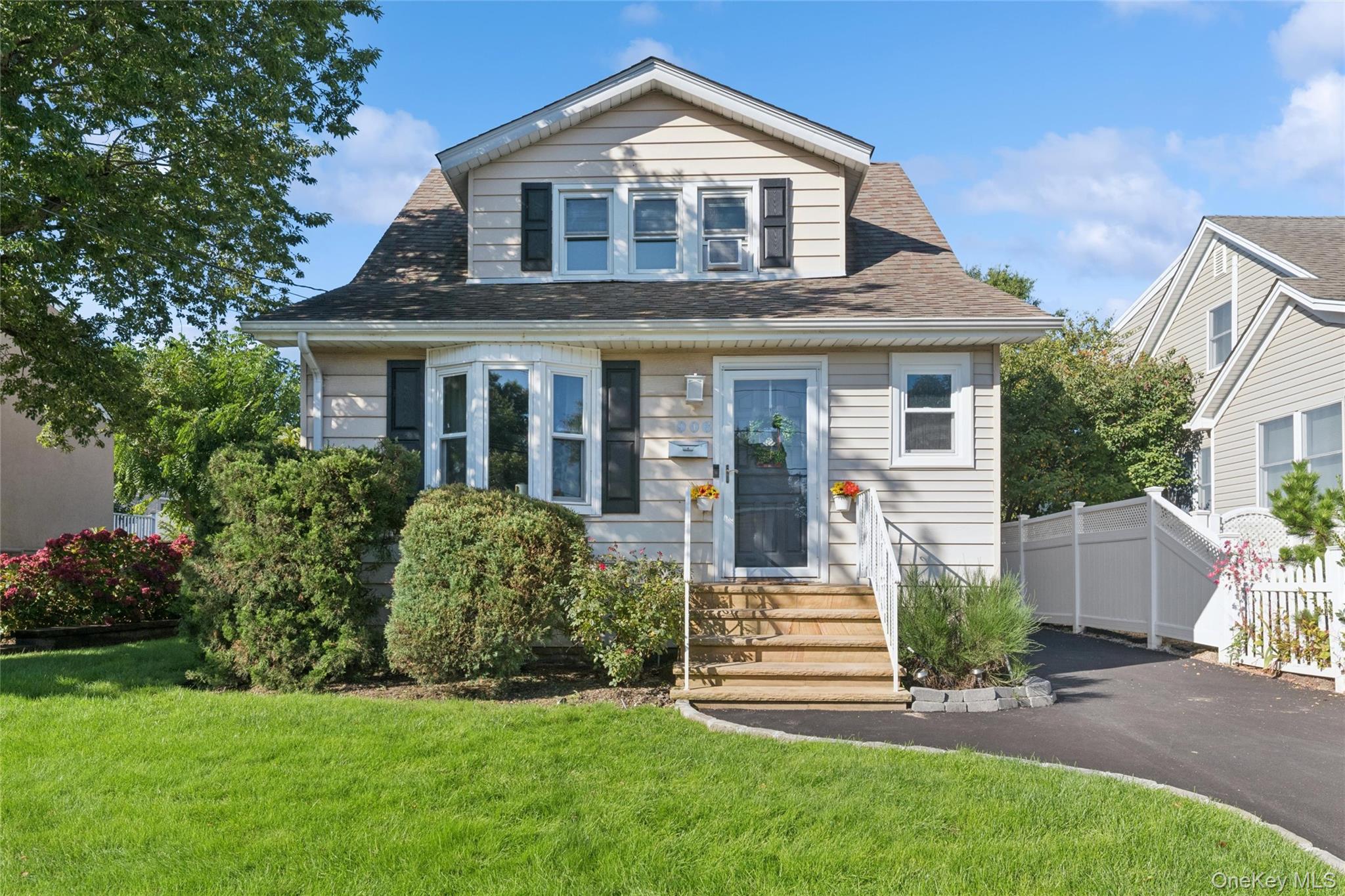 906 Ardmore Place, Bellmore, NY 11710