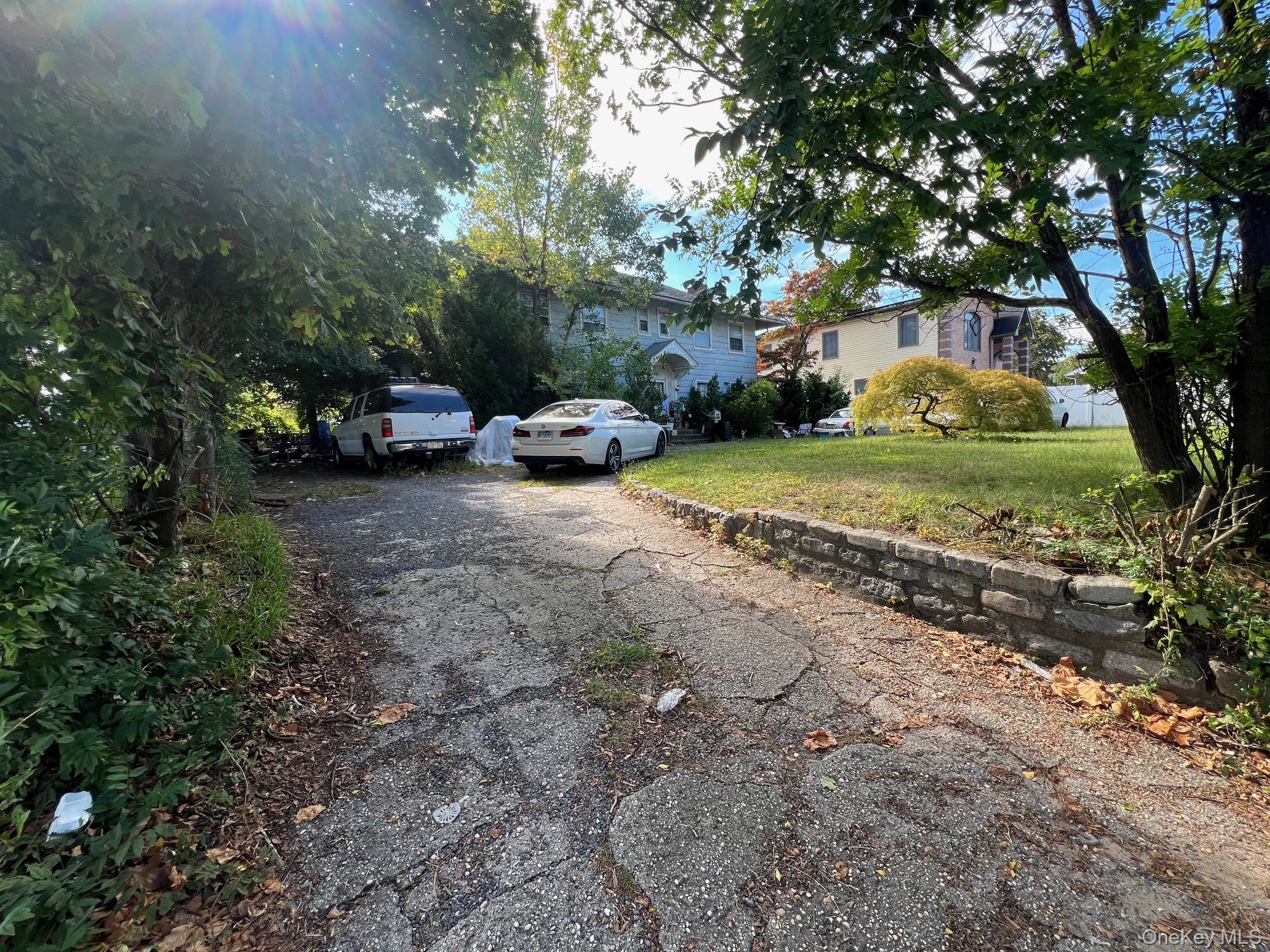 761 W Broadway, Woodmere, NY 11598