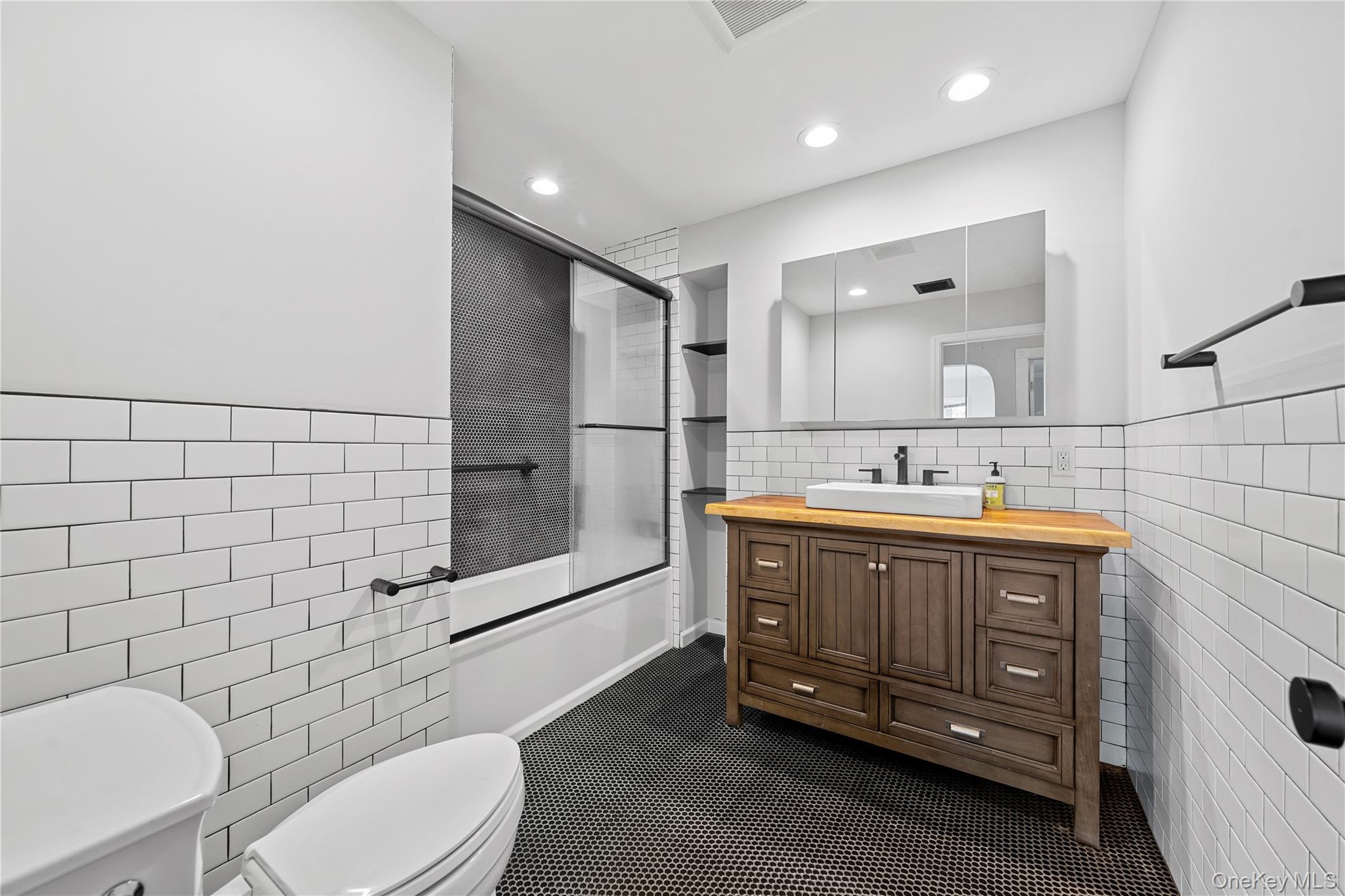 30 Thorburn Avenue, Patchogue, NY 11772