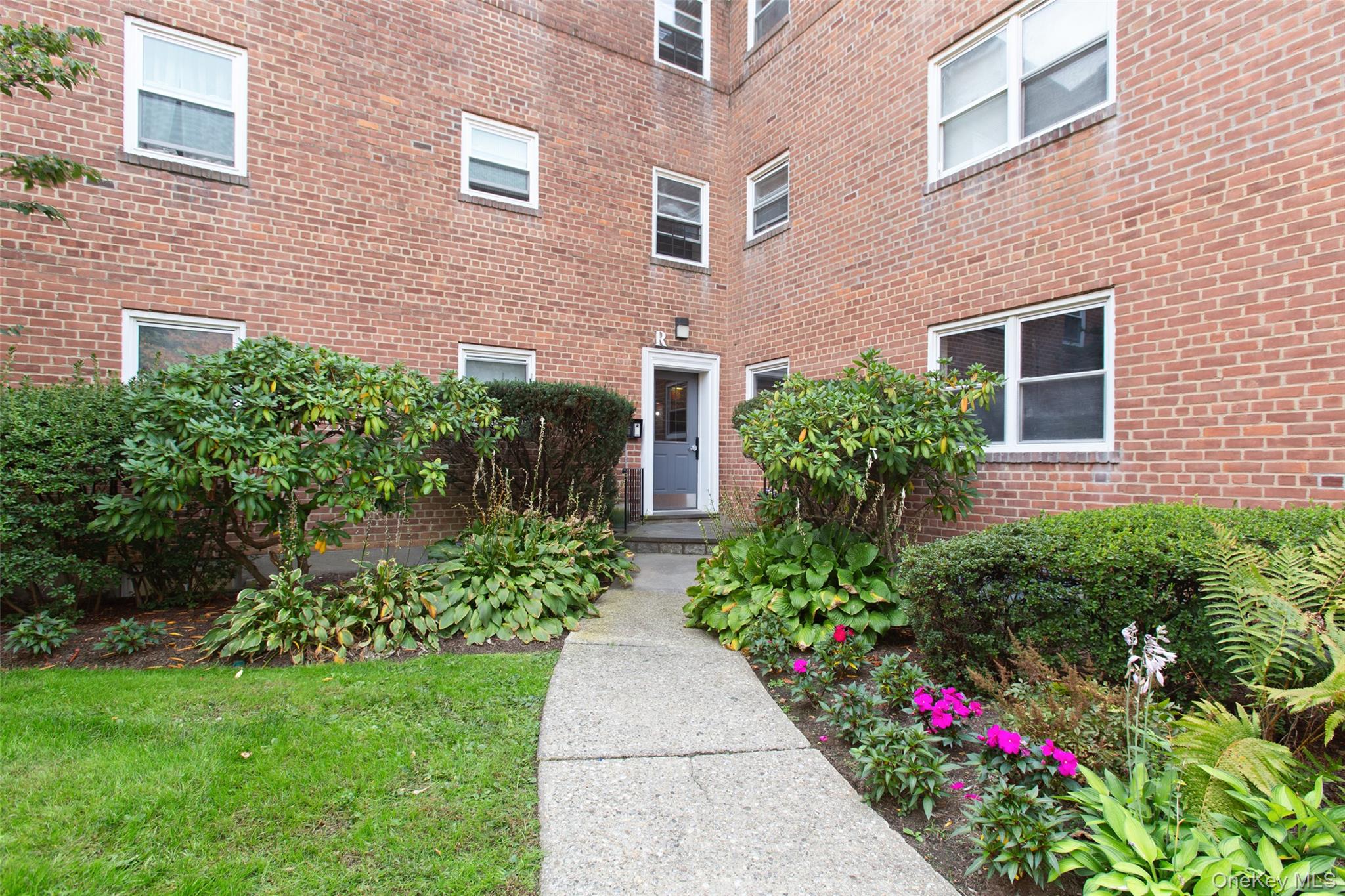320 S Broadway # R12, Tarrytown, NY 10591