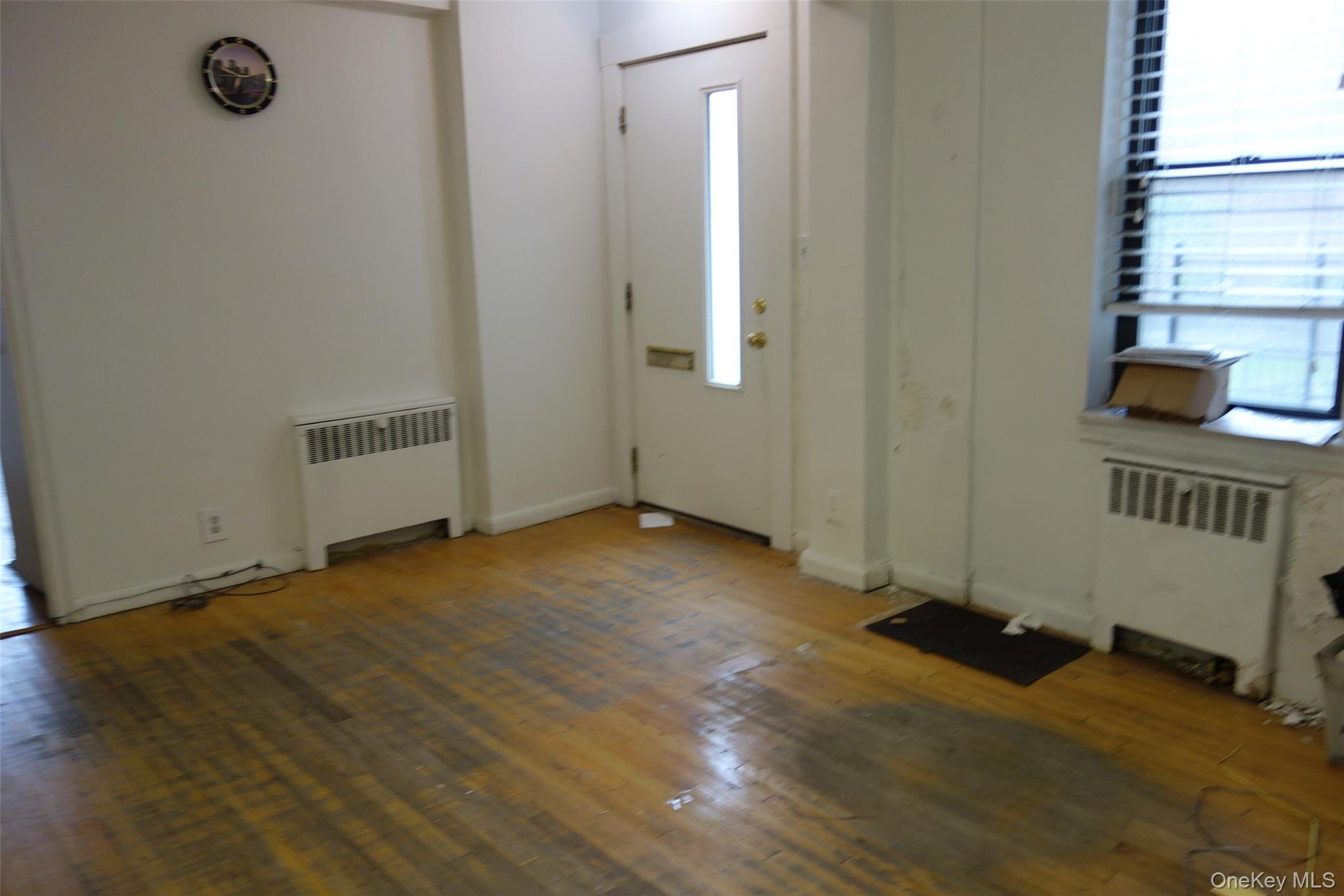 9238 Queens Boulevard # Str6, Rego Park, NY 11374