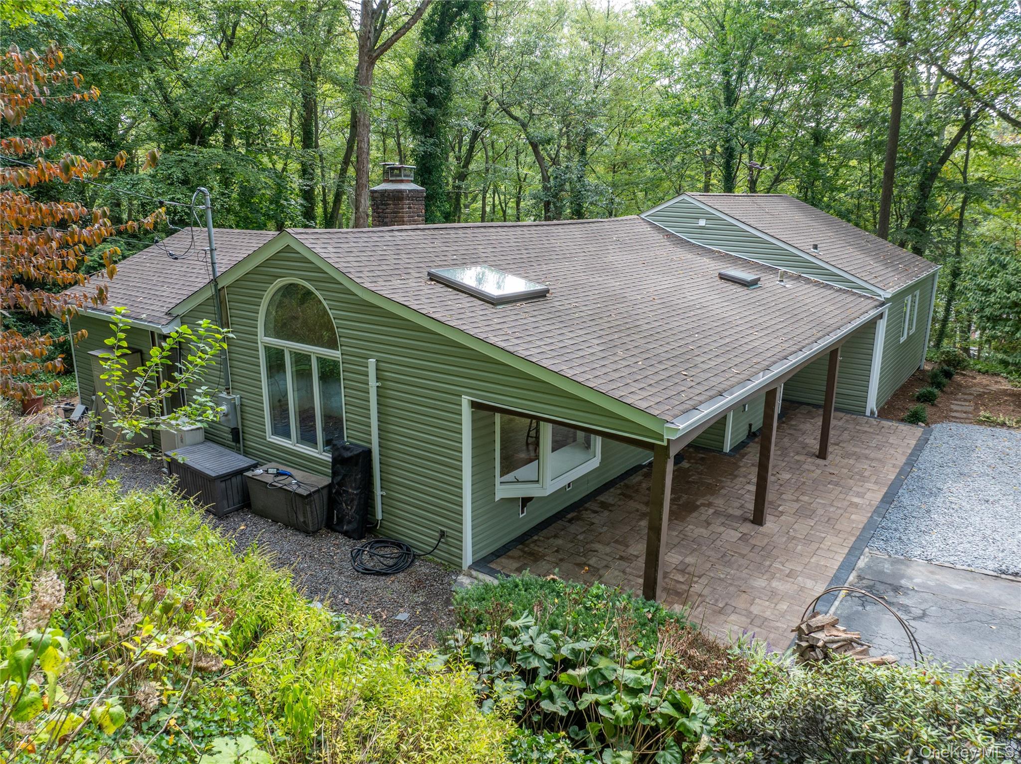 22 Meadowood Court, Huntington, NY 11743