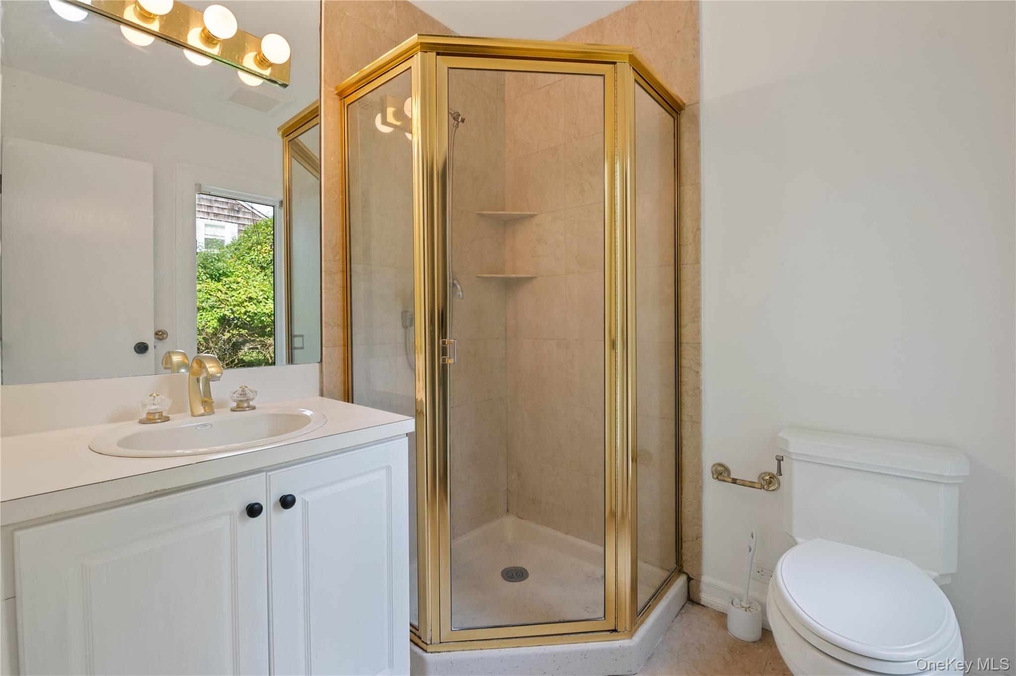 40 Nidzyn Avenue, Remsenburg, NY 11960