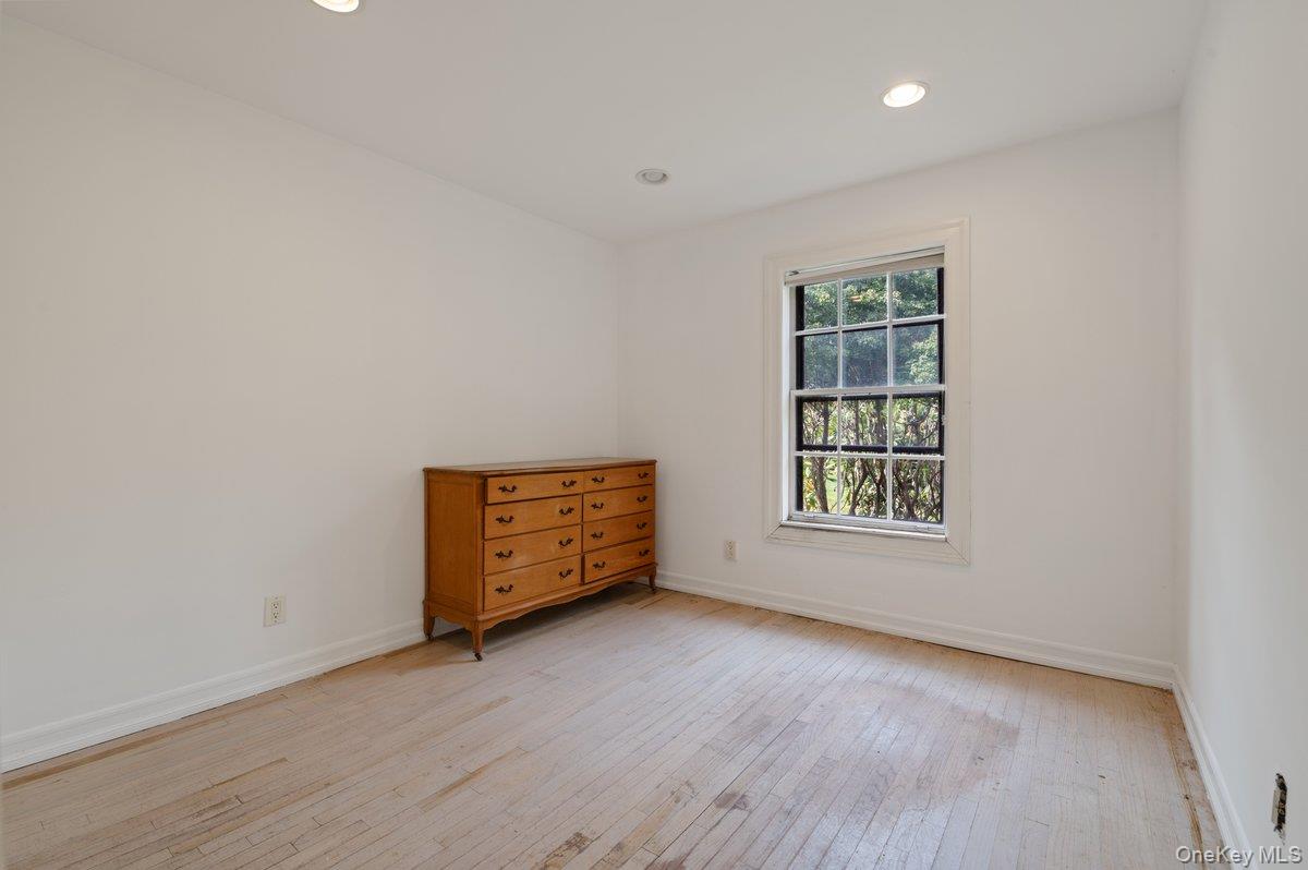 40 Nidzyn Avenue, Remsenburg, NY 11960