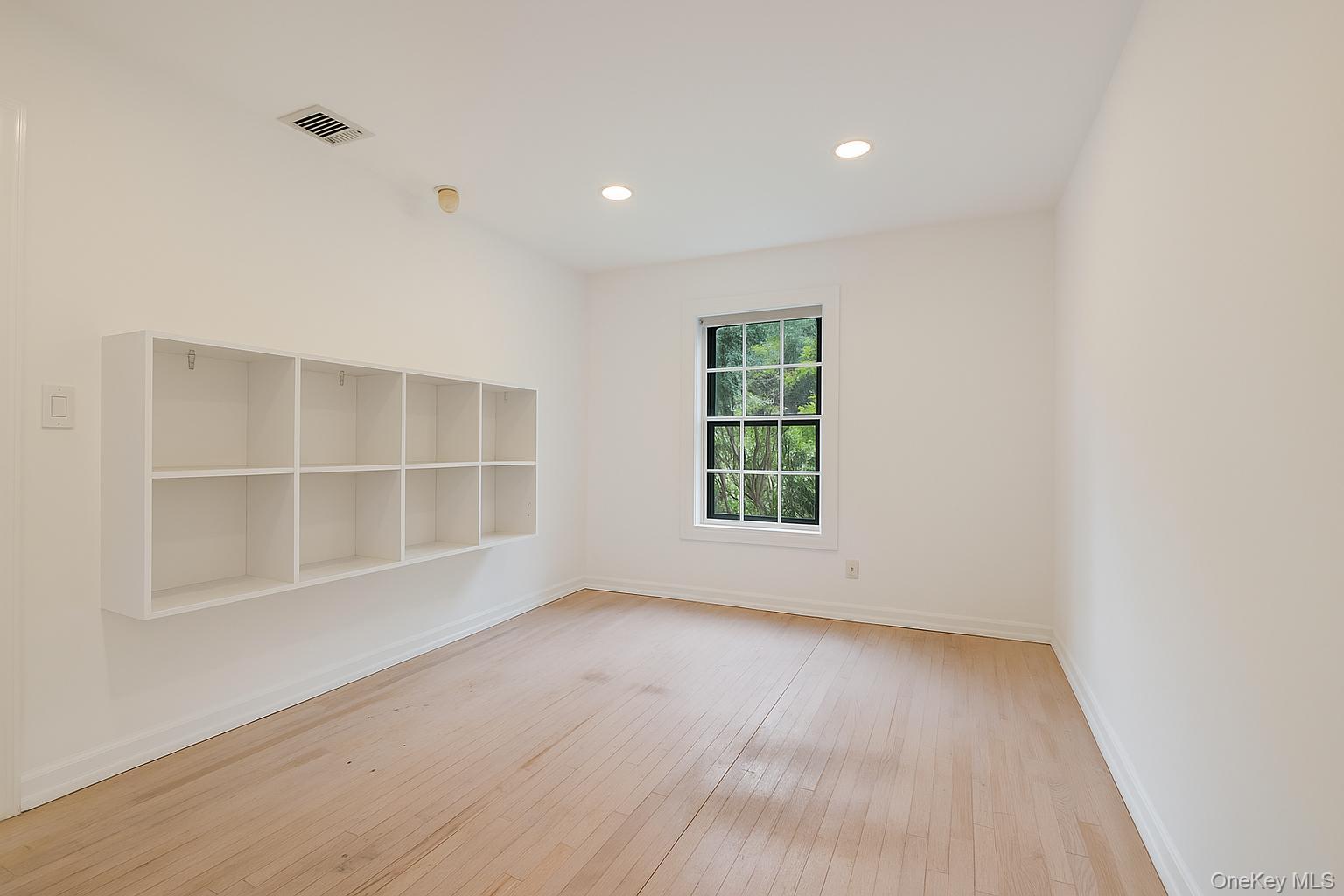 40 Nidzyn Avenue, Remsenburg, NY 11960