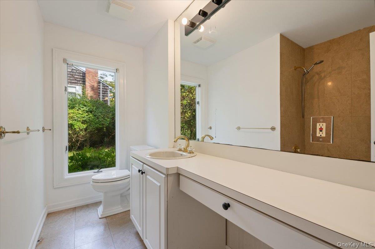 40 Nidzyn Avenue, Remsenburg, NY 11960