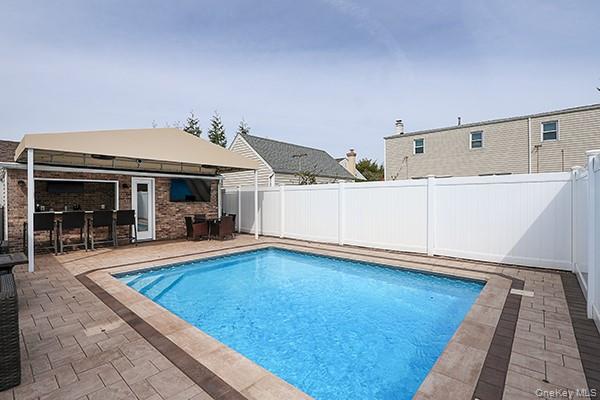 956 Hancock Avenue, Franklin Square, NY 11010