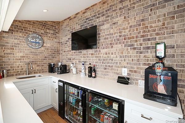 956 Hancock Avenue, Franklin Square, NY 11010