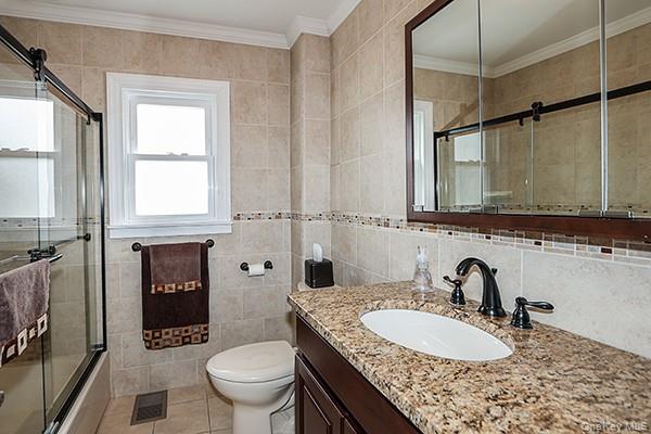 956 Hancock Avenue, Franklin Square, NY 11010