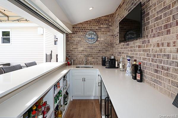 956 Hancock Avenue, Franklin Square, NY 11010