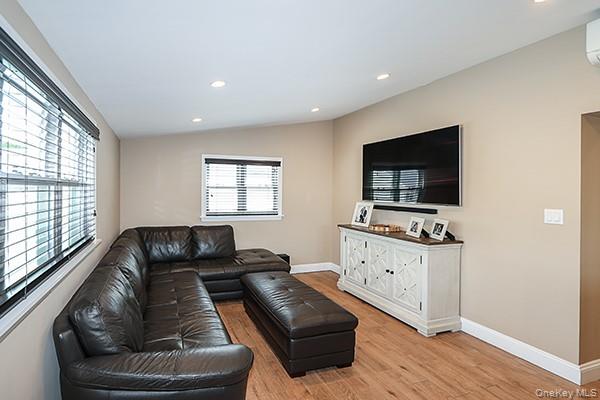 956 Hancock Avenue, Franklin Square, NY 11010