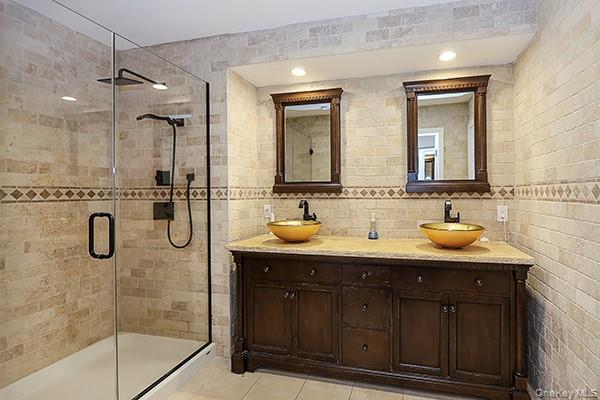 956 Hancock Avenue, Franklin Square, NY 11010