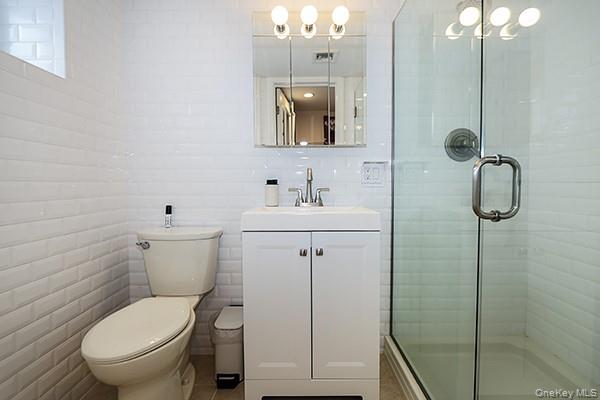 956 Hancock Avenue, Franklin Square, NY 11010