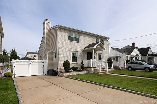 956 Hancock Avenue, Franklin Square, NY 11010