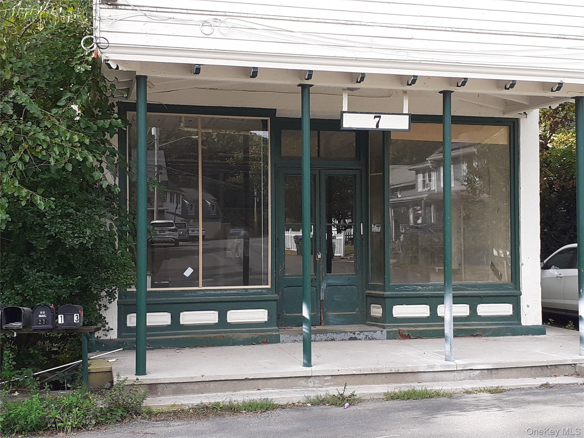 1 Sackett Square, Chester, NY 10918