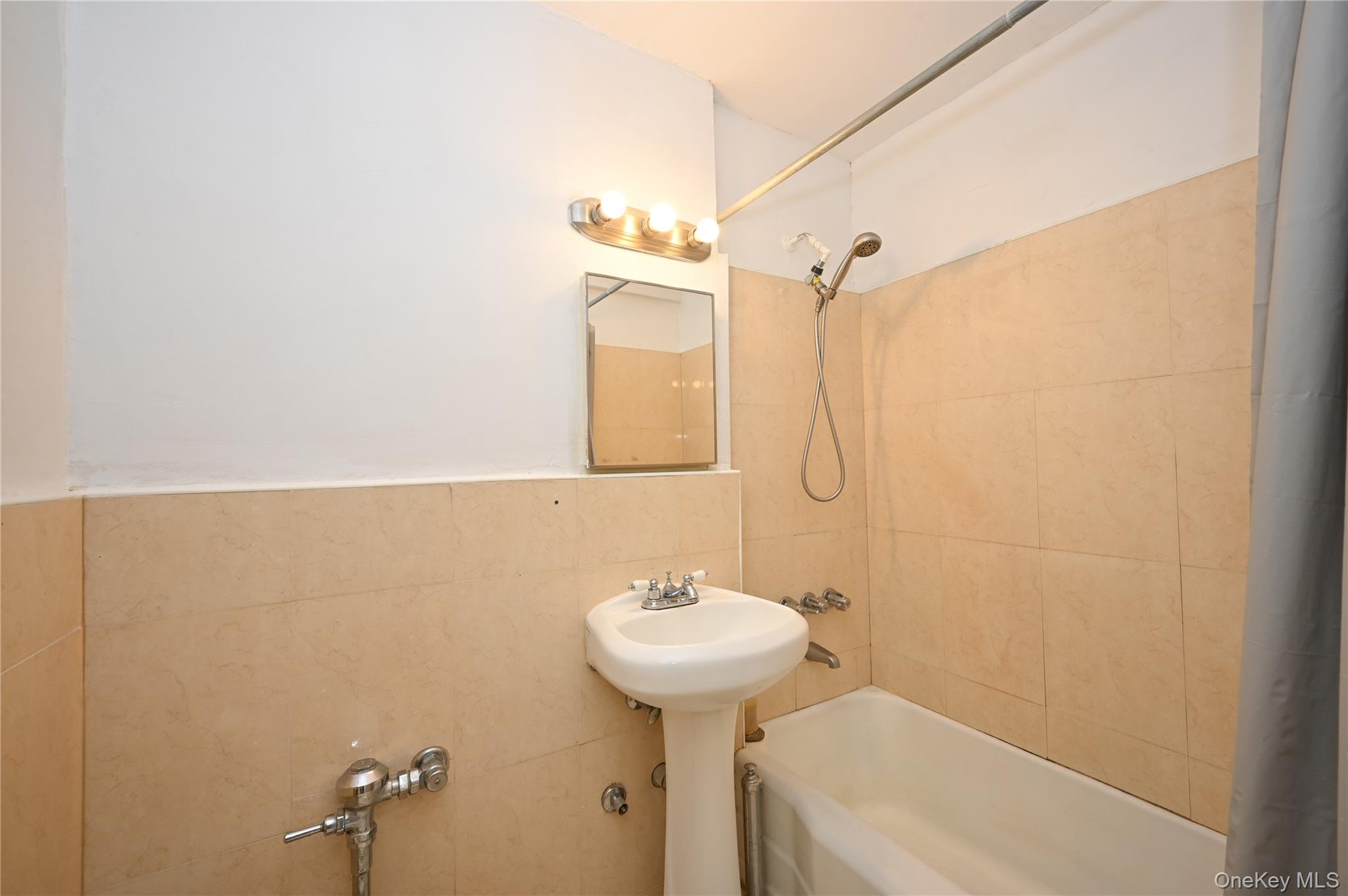 34-25 150th Place # 2C, Flushing, NY 11354