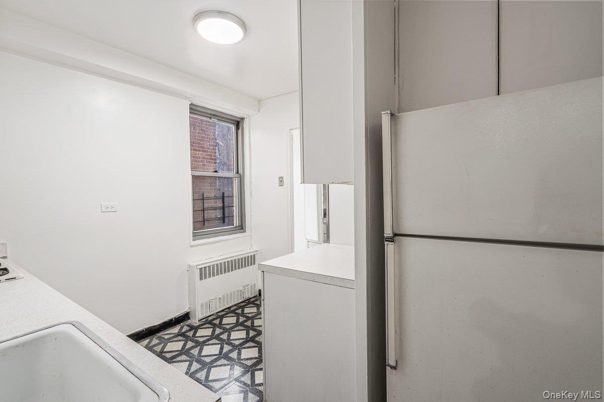 61-20 Grand Central Parkway # A902, Forest Hills, NY 11375