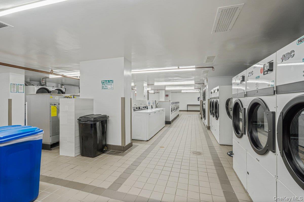 61-20 Grand Central Parkway # A902, Forest Hills, NY 11375