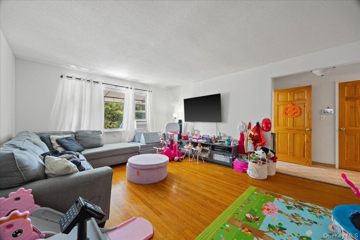 1193 Neill Avenue, Bronx, NY 10461