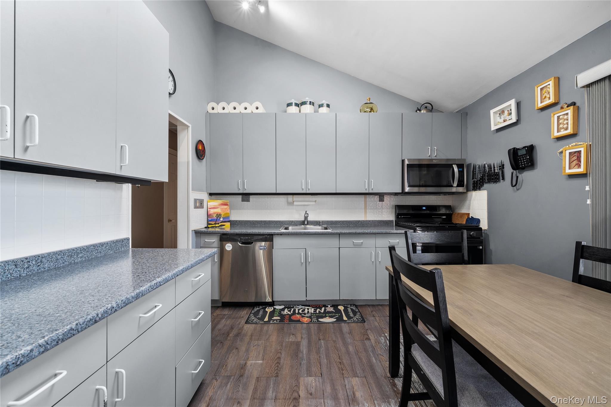 34 W 21st Street, Deer Park, NY 11729