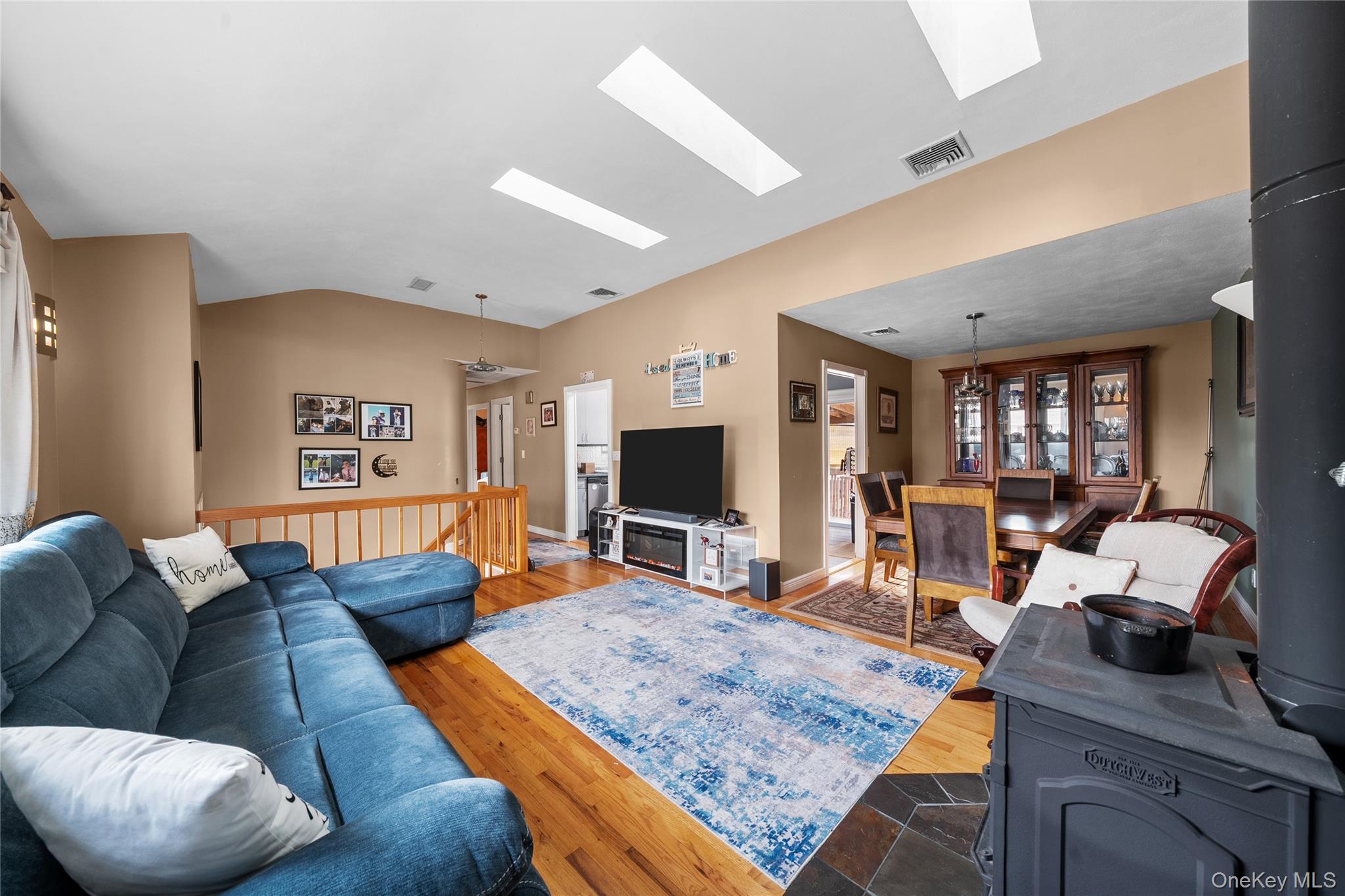 34 W 21st Street, Deer Park, NY 11729