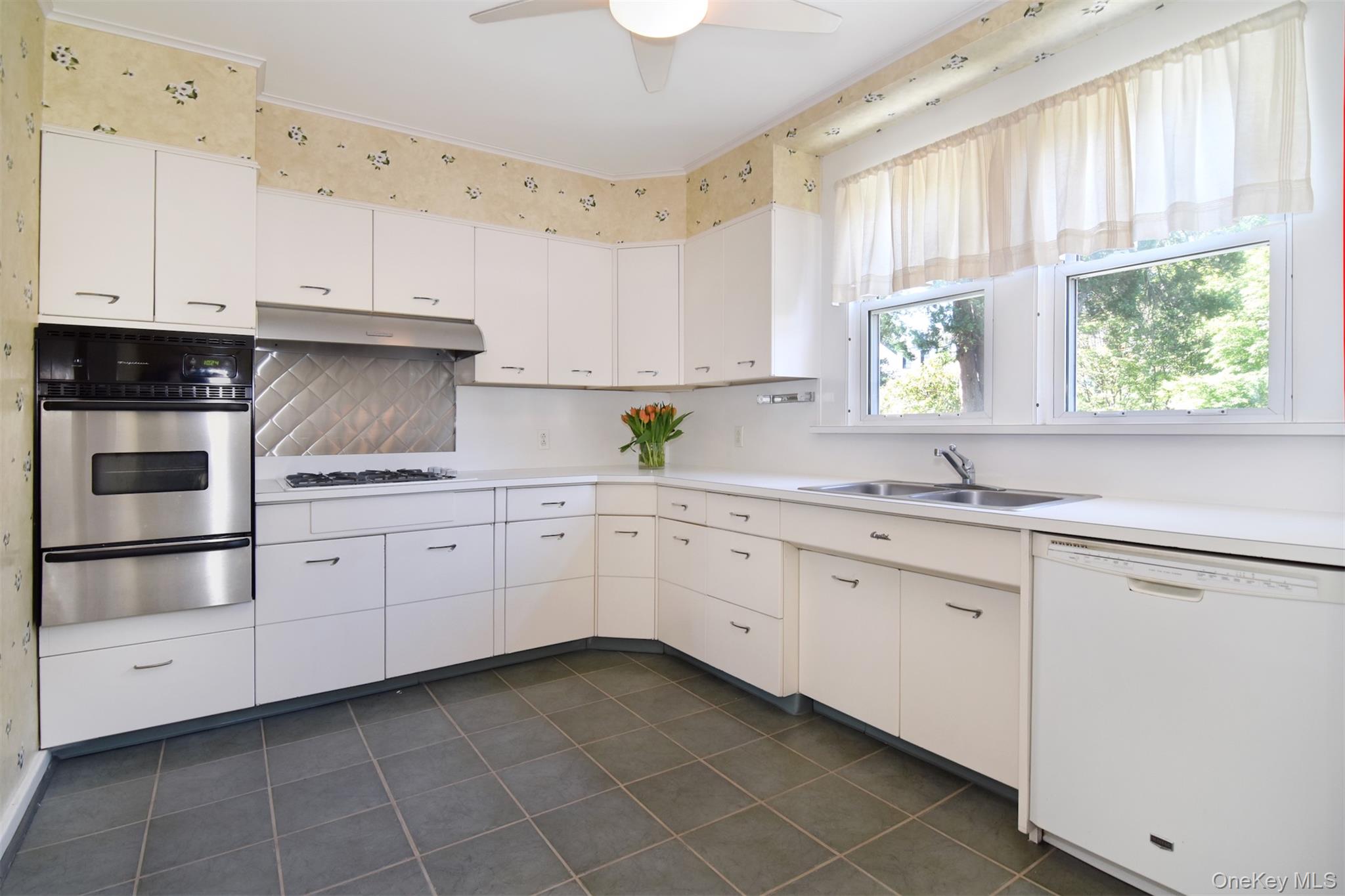 140 Ramsey Avenue, Yonkers, NY 10701