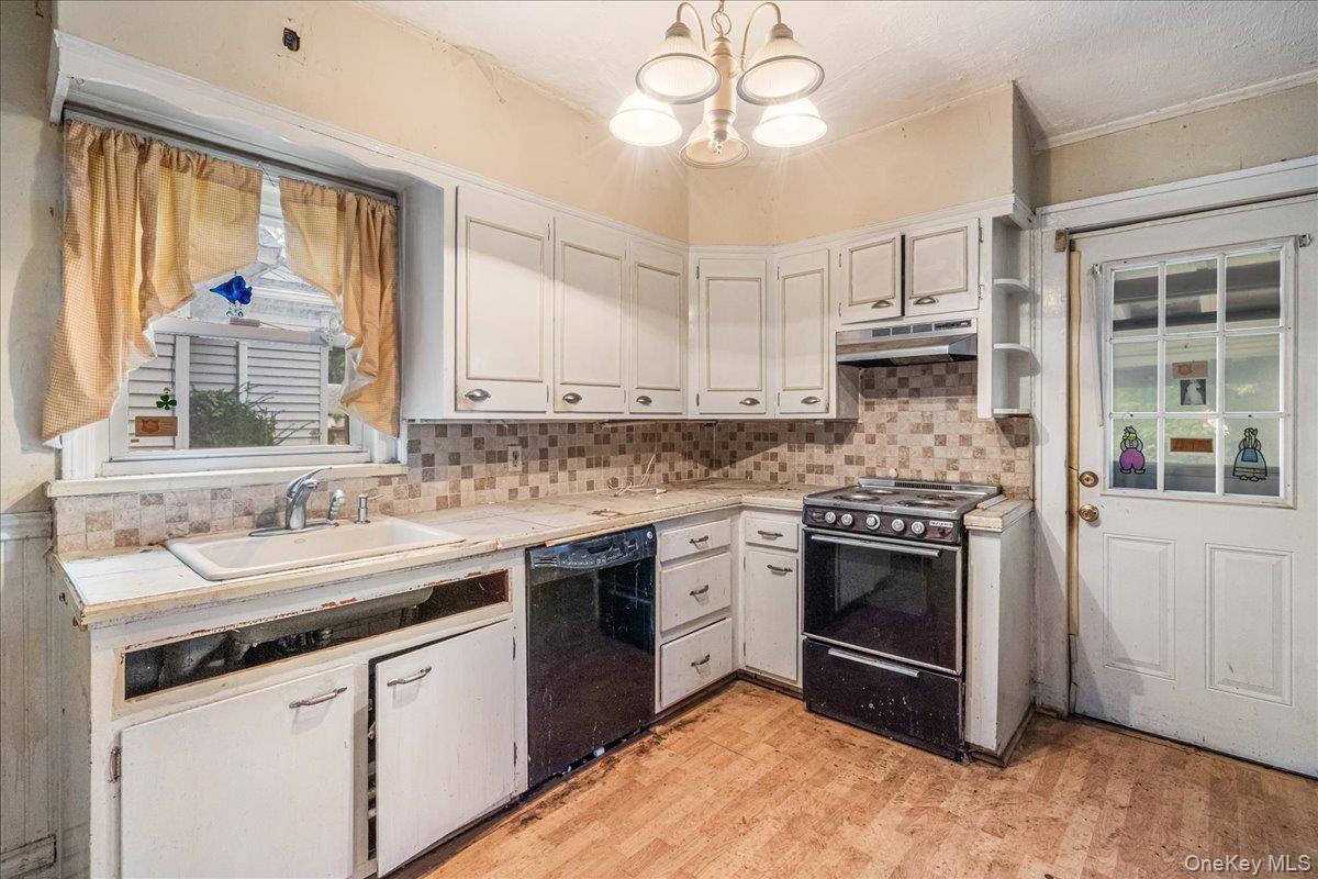 84-25 115th Street, Kew Gardens, NY 11418