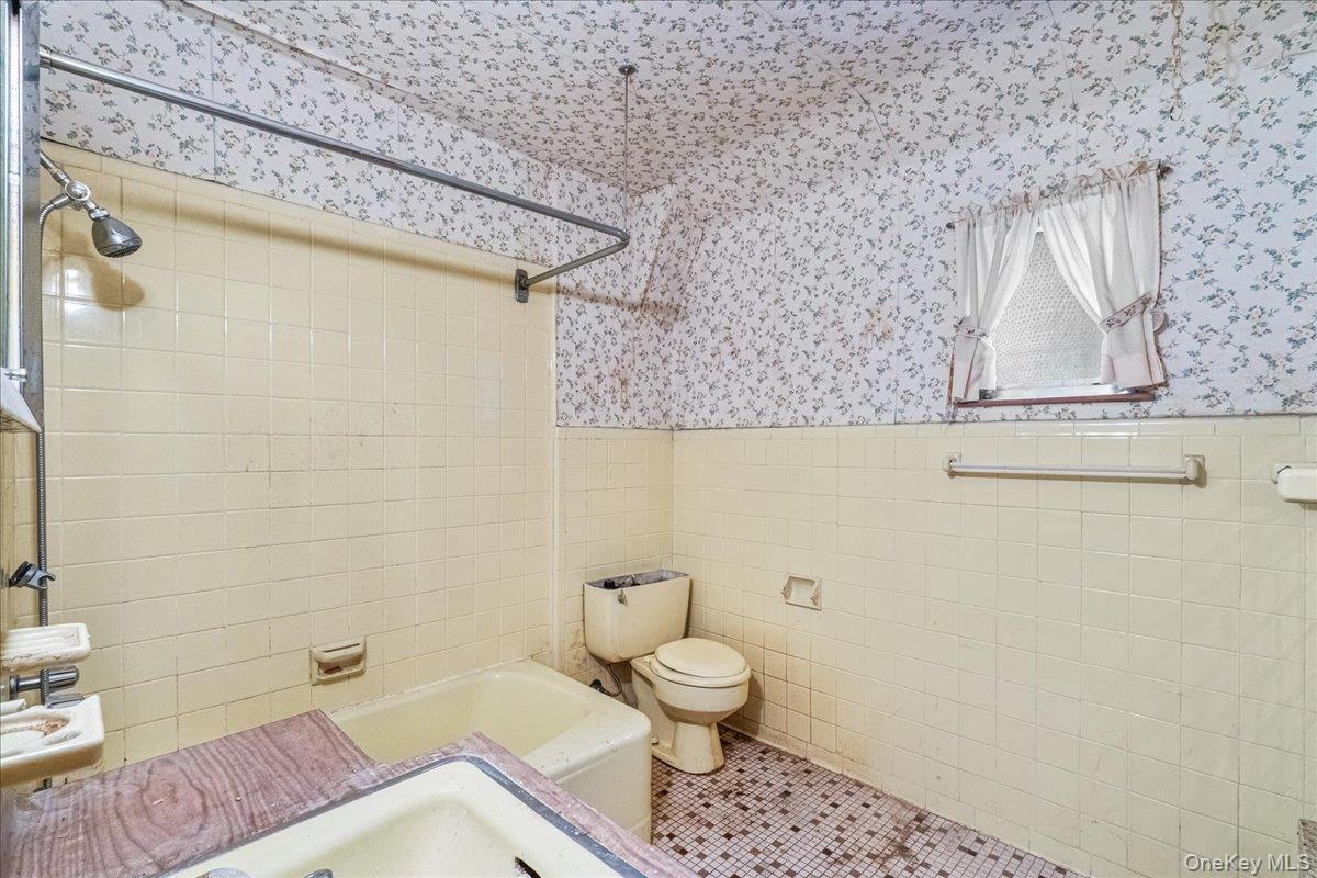 84-25 115th Street, Kew Gardens, NY 11418