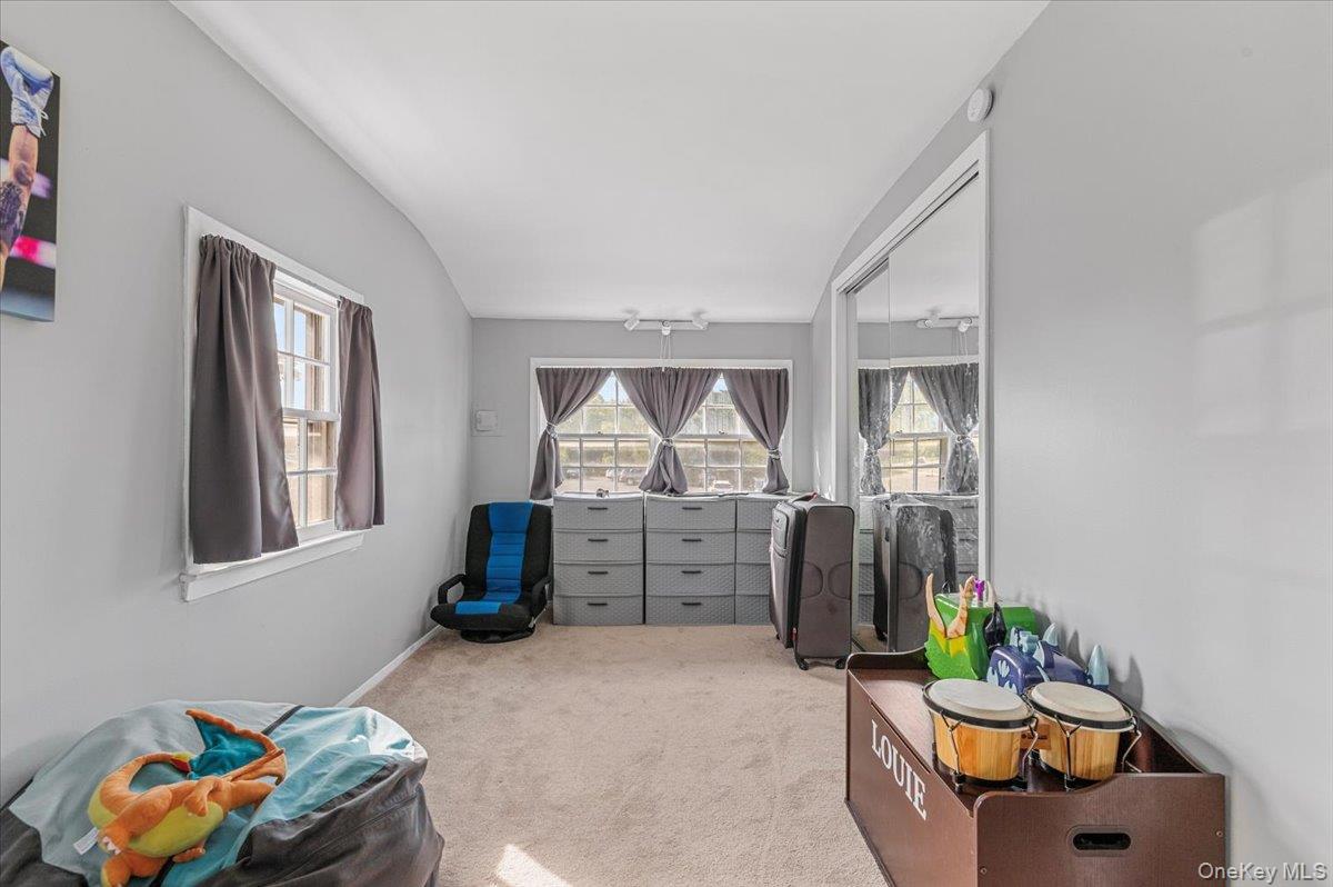 109 Periwinkle Road, Levittown, NY 11756