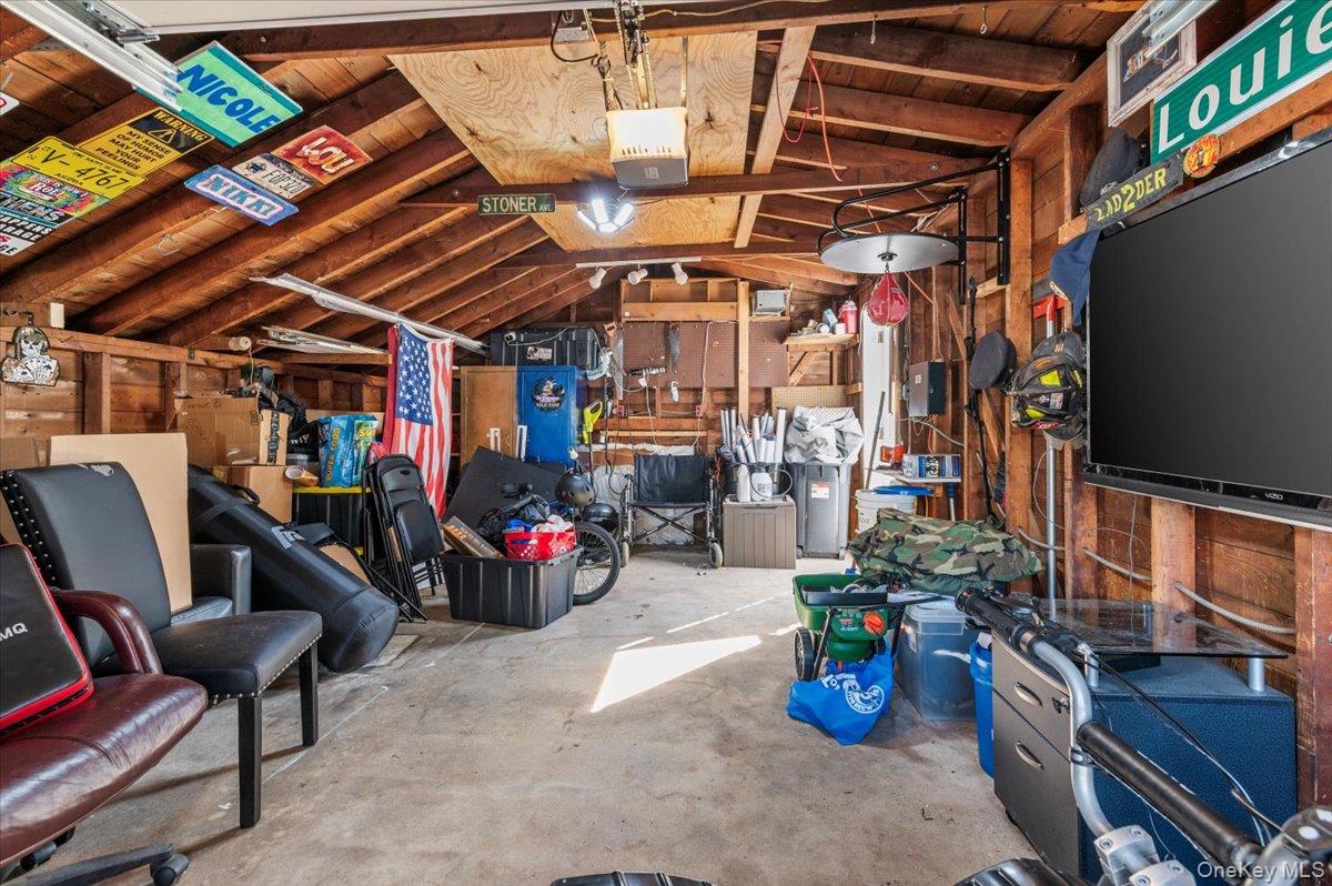 109 Periwinkle Road, Levittown, NY 11756