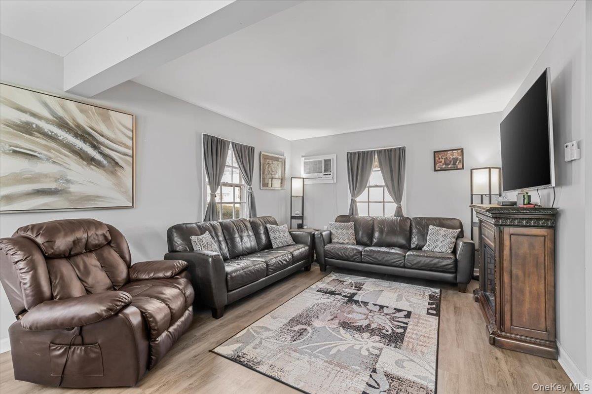 109 Periwinkle Road, Levittown, NY 11756